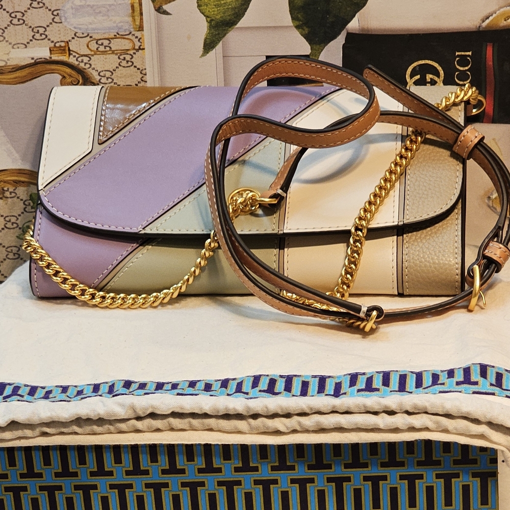 Tory Burch Robinson Patchwork Leather Wallet On A… - image 1